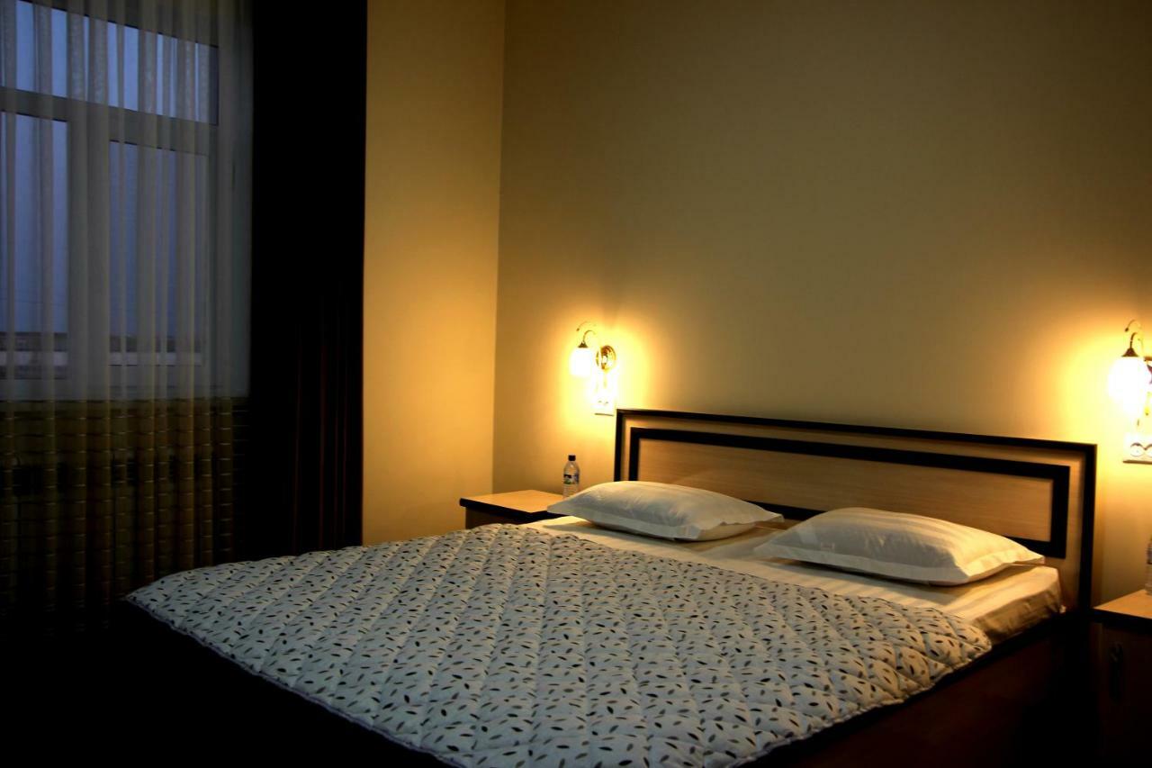 Hotel Aral Нукус Екстер'єр фото